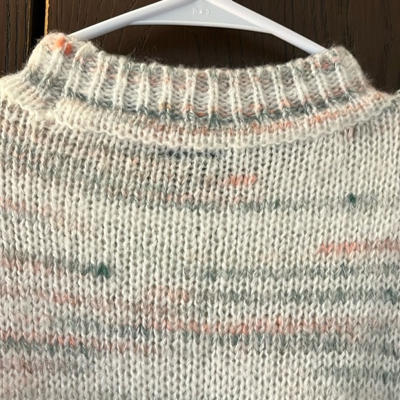 Torrid white knit sweater with gray and pink. Size Torrid 1 - Picture 7 of 7